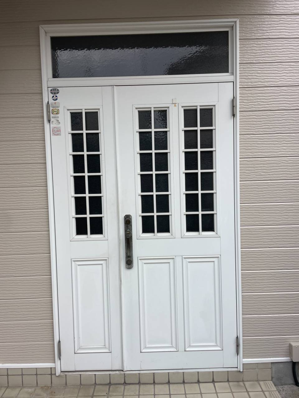 【施工事例】松山市で玄関ドアリフォーム！防犯性・断熱性・デザイン性を一新！